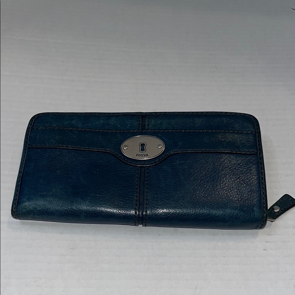 Fossil-blue-cowhide leather, zip around, silver detail, wallet.